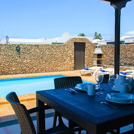 Villa Calamares With Heated Pool And Air Conditioning *