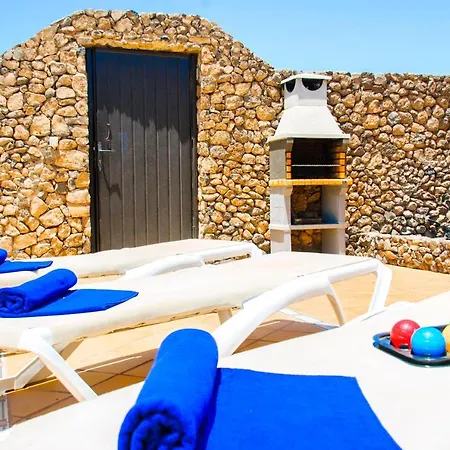 Calamares With Heated Pool And Air Conditioning * Playa Blanca (Lanzarote)